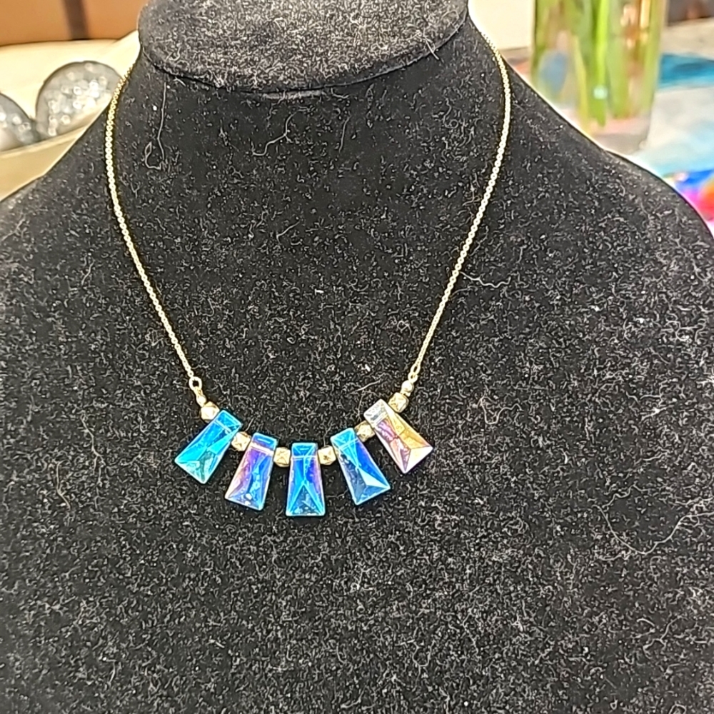 Iridescent Stones Necklace